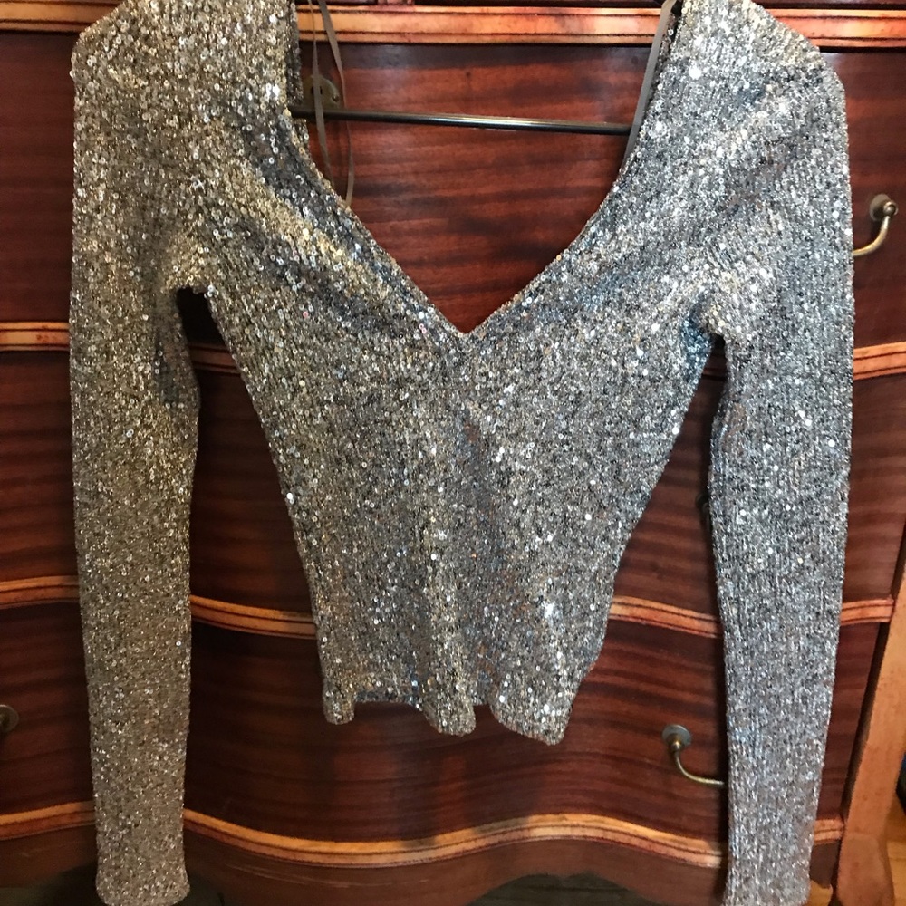 SEQUIN OFF THE SHOULDER V NECK LONG SLEEVE